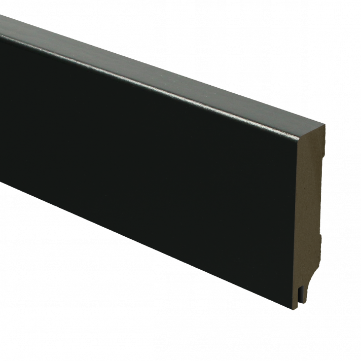 MDF Moderne plint 70x15 RAL 9005 + uitsparing | 2.4 meter